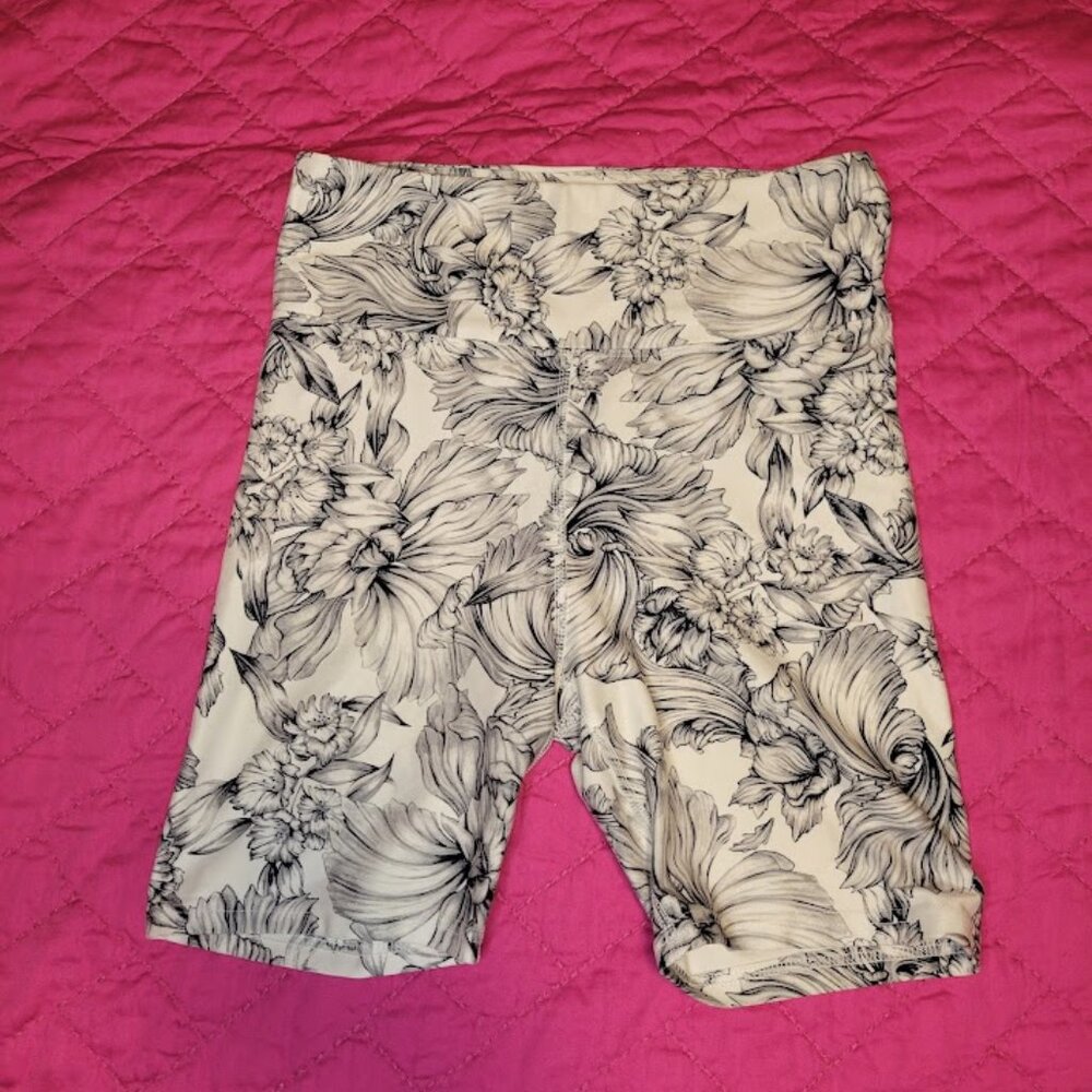 Balance Collection Black & White Floral Bike Shorts – High Rise, Size L